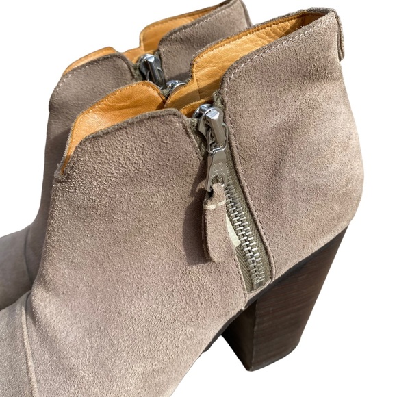 Rag and Bone tan suede bootie 7.5 - Picture 3 of 5